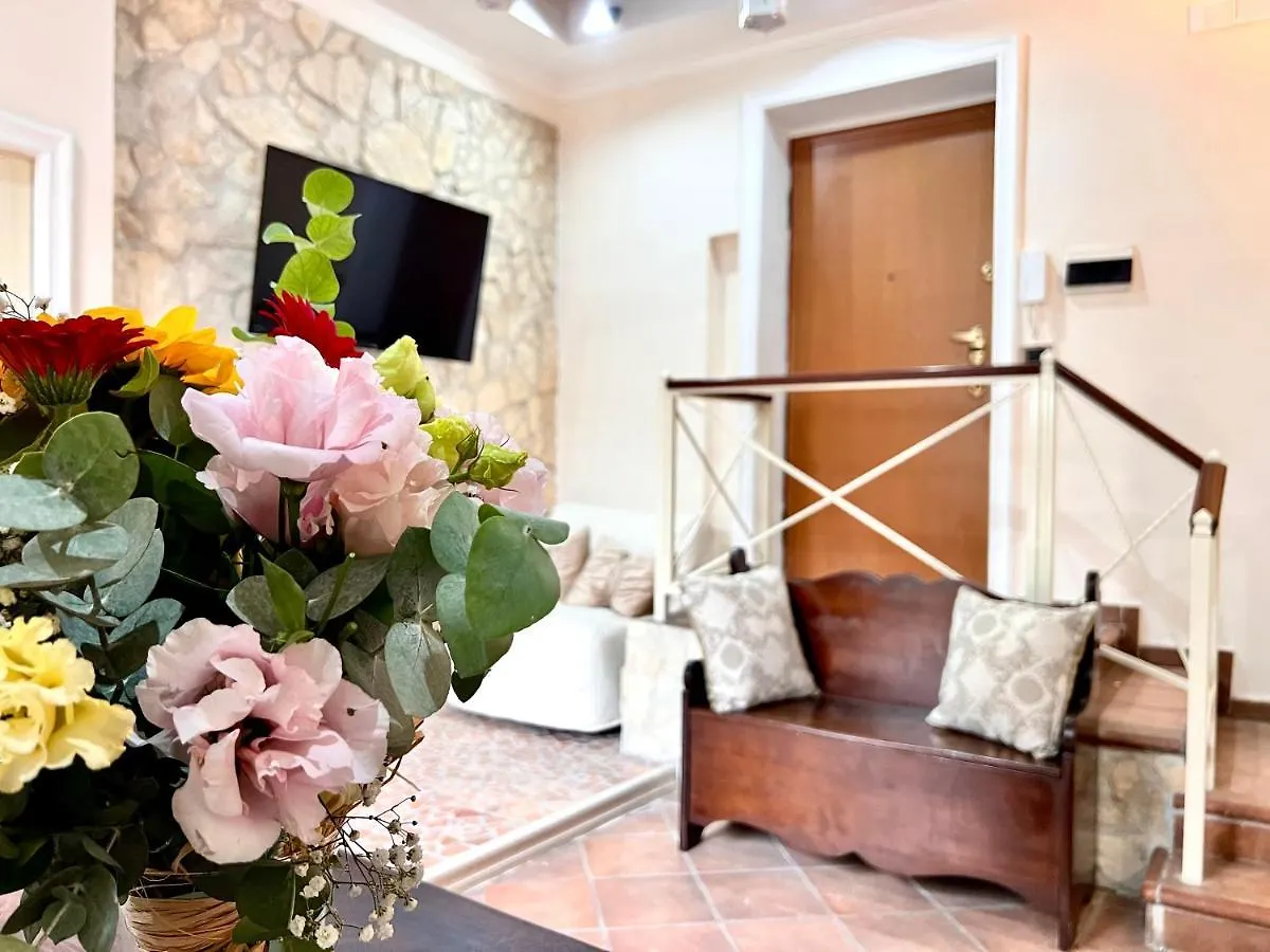 Domus Elena - Plebiscito Apartment Naples