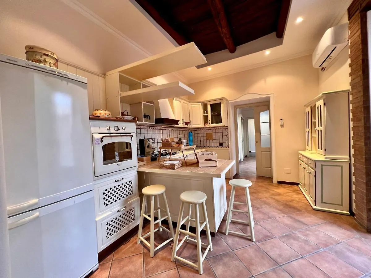 Domus Elena - Plebiscito Apartment Naples